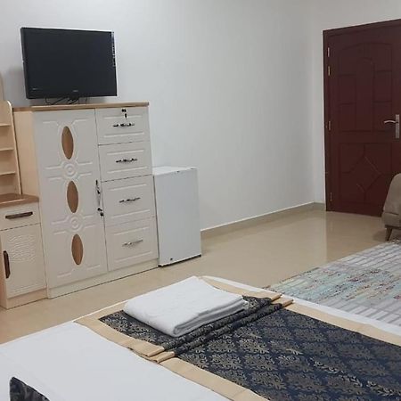 Orient Apartments Низва Екстериор снимка