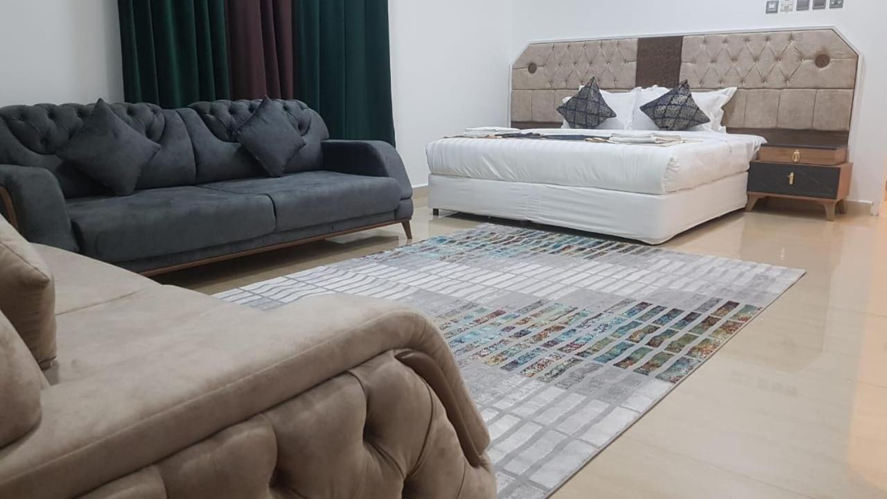 Orient Apartments Низва Екстериор снимка