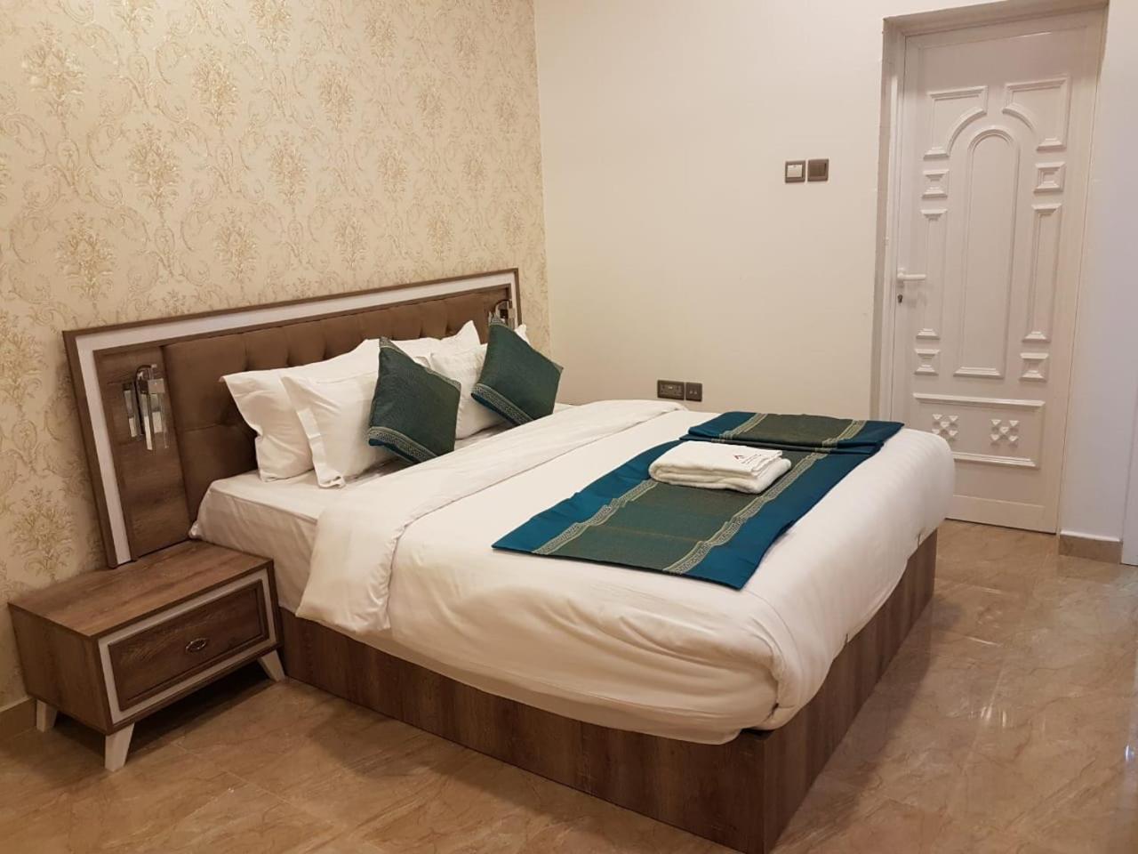 Orient Apartments Низва Екстериор снимка