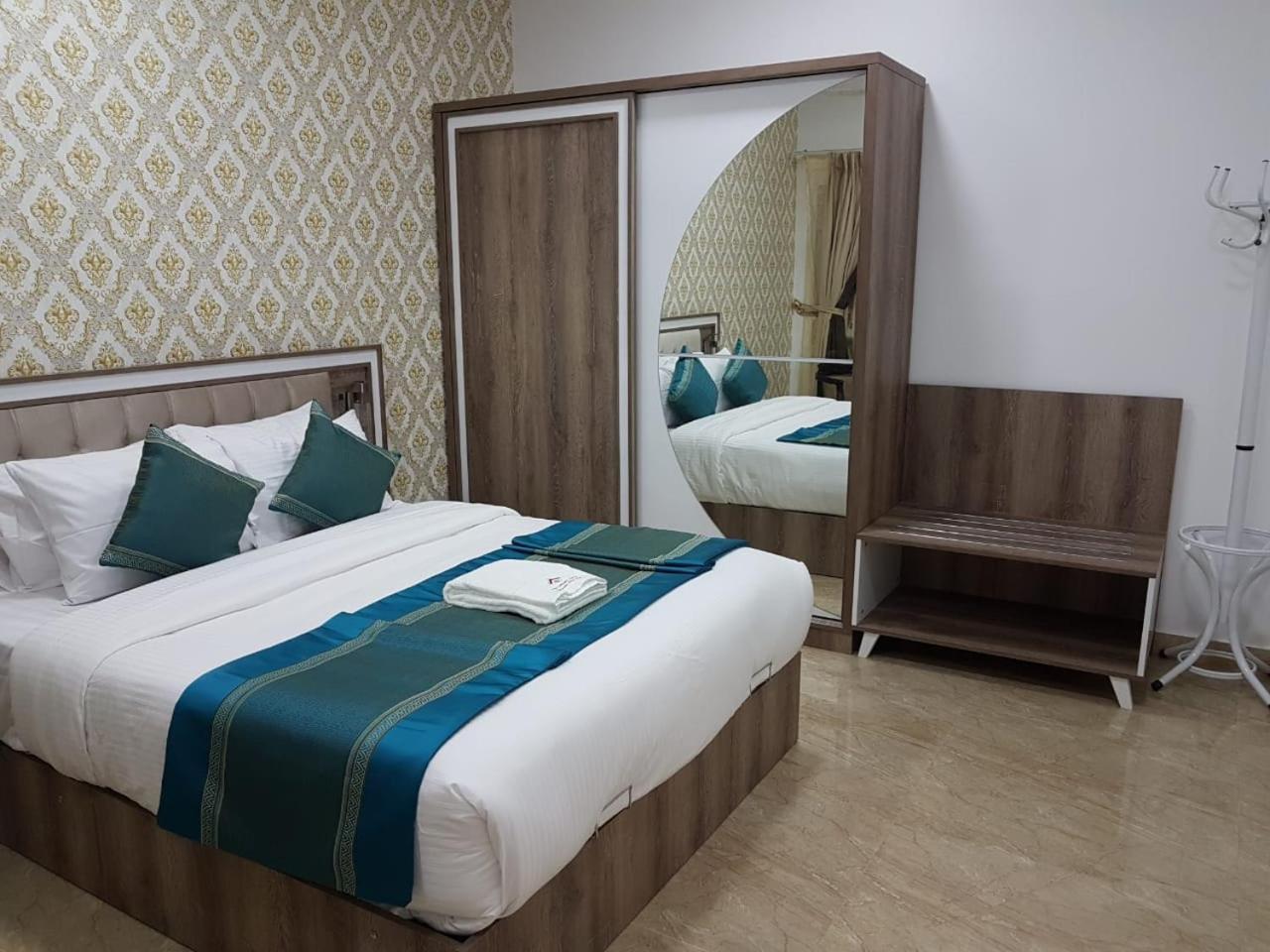 Orient Apartments Низва Екстериор снимка
